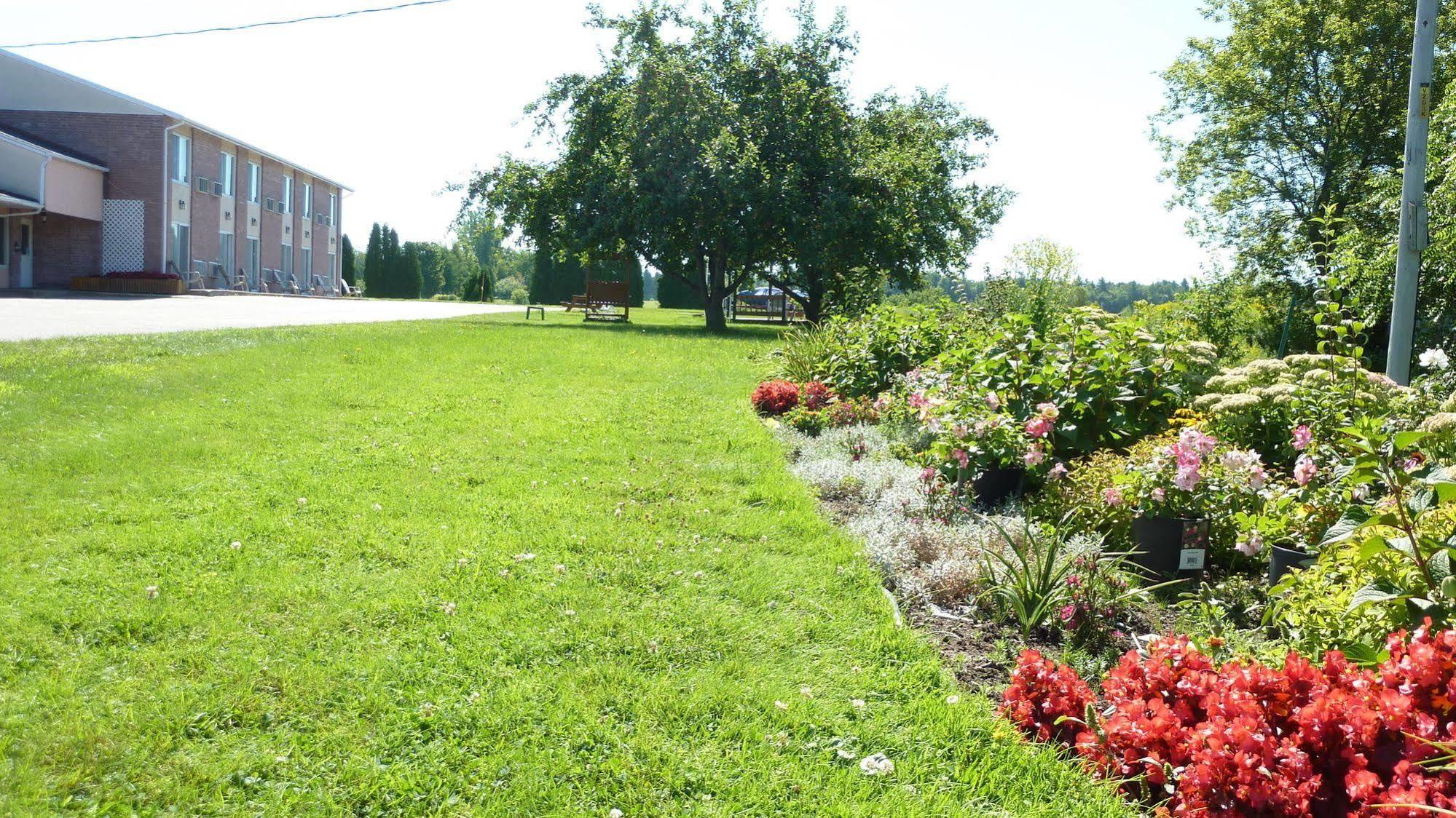 Manoir Becancourt Hotel Exterior foto